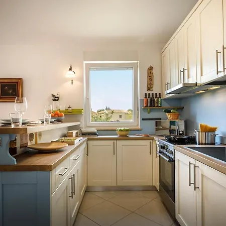 Frank's Place * Porec